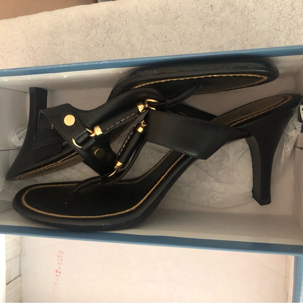 NWOT Liz Claiborne black heeled sandlas with gold detail.